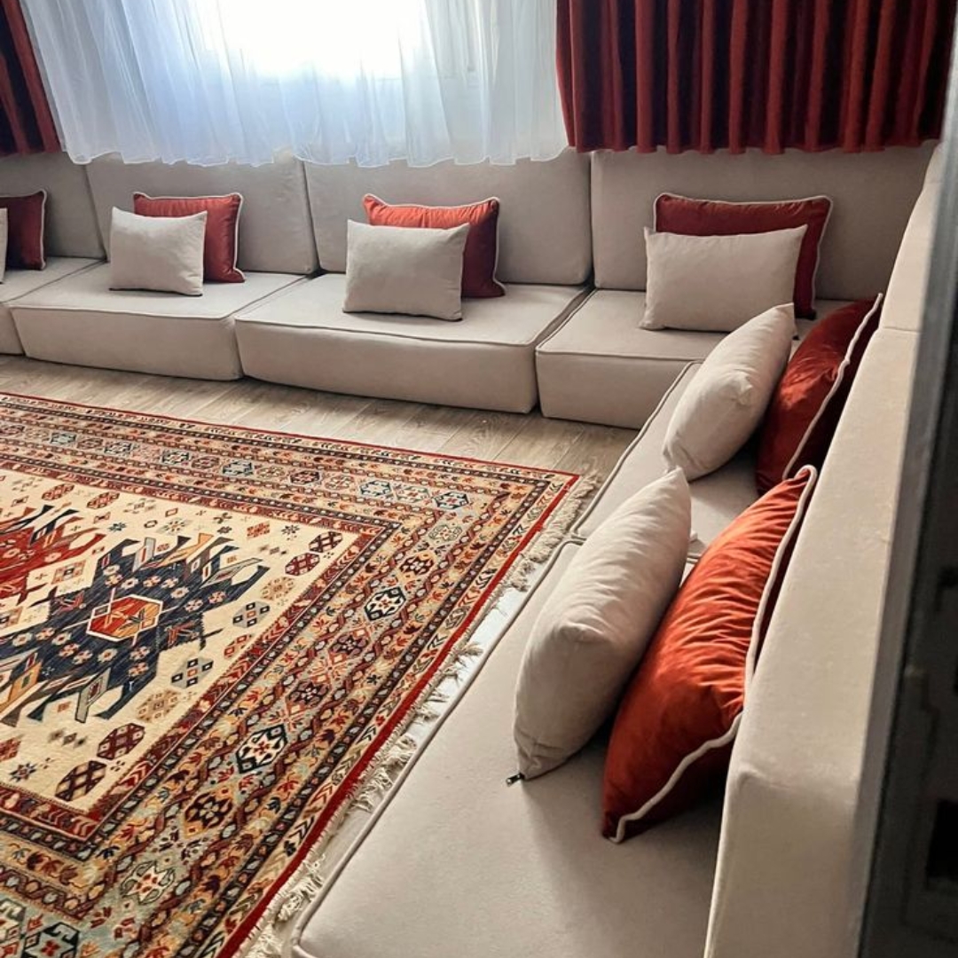 majlis sofa